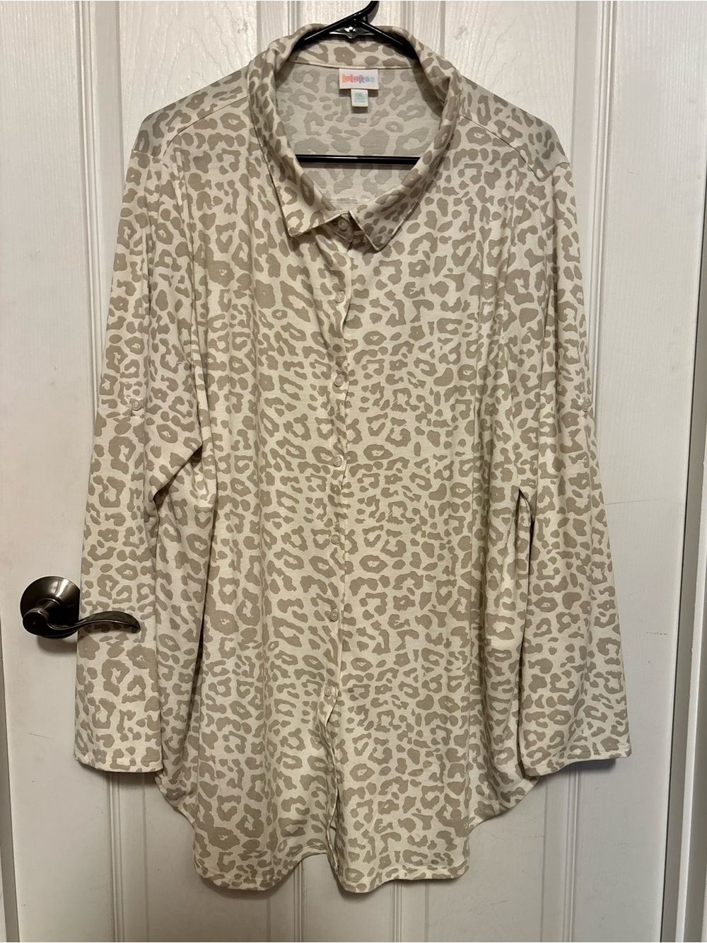 Lularoe Like New 2XL Valentina Button Long Sleeve Gray Cream Cheetah Animal